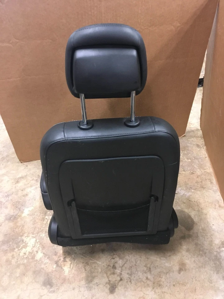 Черное переднее сиденье со стороны правого пассажира для Dodge Caravan 2012–2019 годов от оригинального производителя. - Изображение 3 из 4