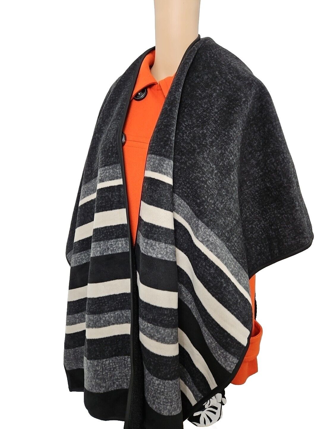 Ike Behar One Size Shawl/Wrap Fleece  Polyester Warmer Black  36"Coat Length 