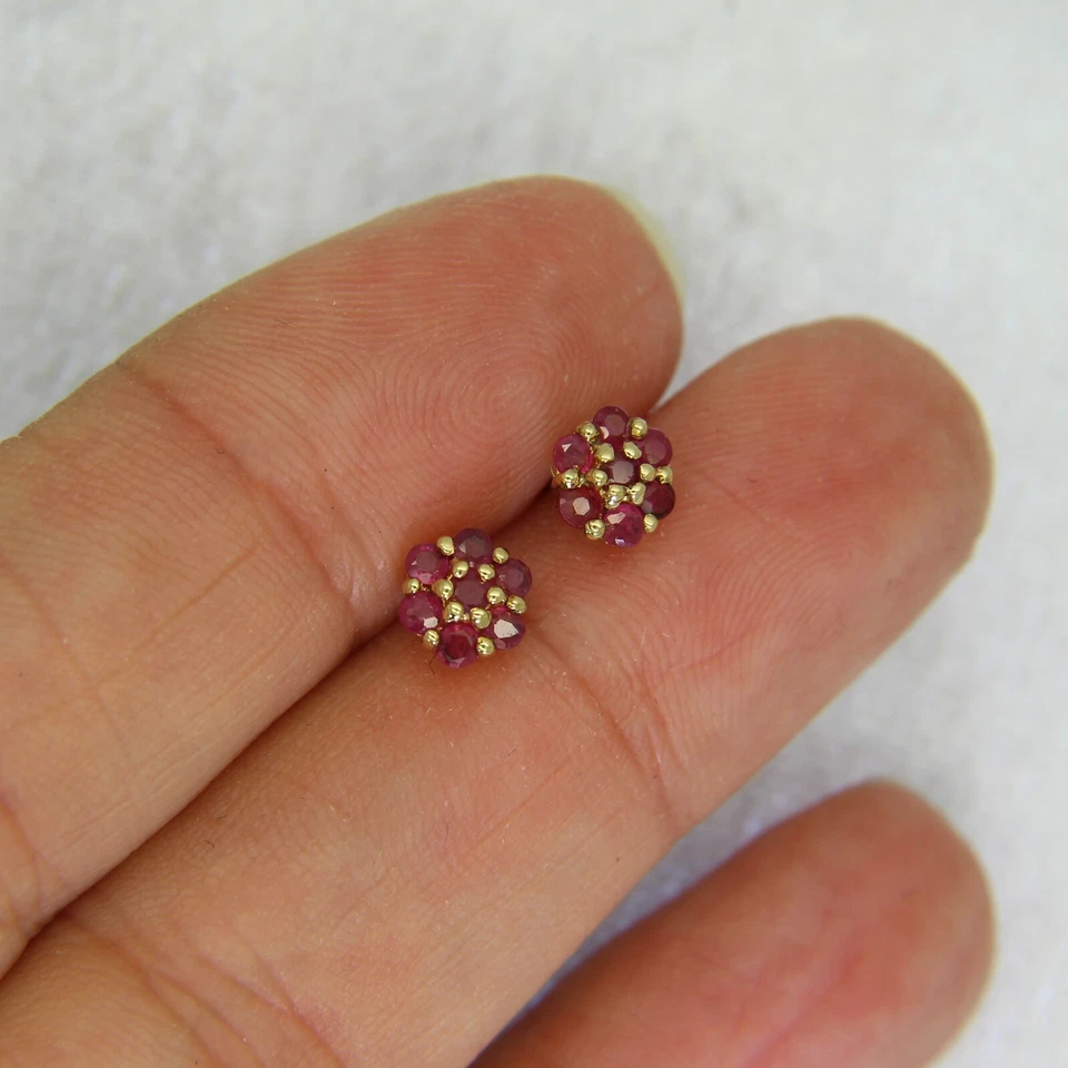 9ct Gold Natural Ruby Cluster Stud Earrings - Image 4 of 4