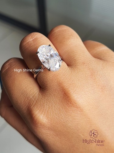 Anello celebrità 6 ct taglio ovale moissanite nascosto Halo Hailey Bieber oro bianco 14 carati - Foto 5 di 6