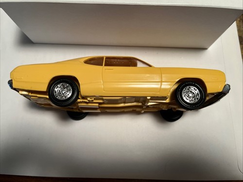 1975 Dodge Dart Sport Plastic Promo Model 1/25 Scale Yellow Blaze With Box - Picture 4 of 15