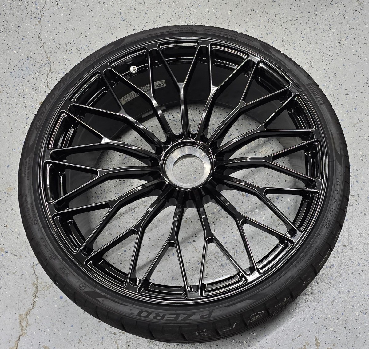 Lamborghini Aventador Center Lock Front Wheel 470601017AE Black SV