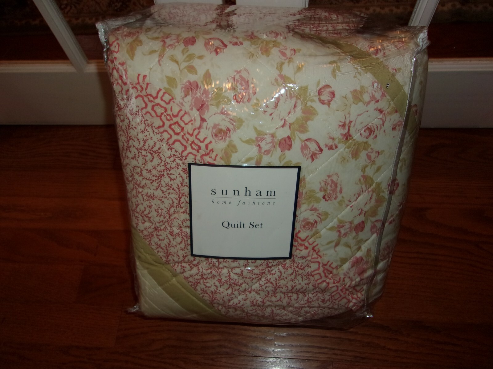 NIP Sunham Home Fashions Haley2 Cottage Floral Full/Queen Qu