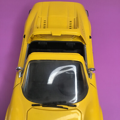 Hot Wheels Ferrari Dino 246 GTS Yellow 1:18 DieCast 1998