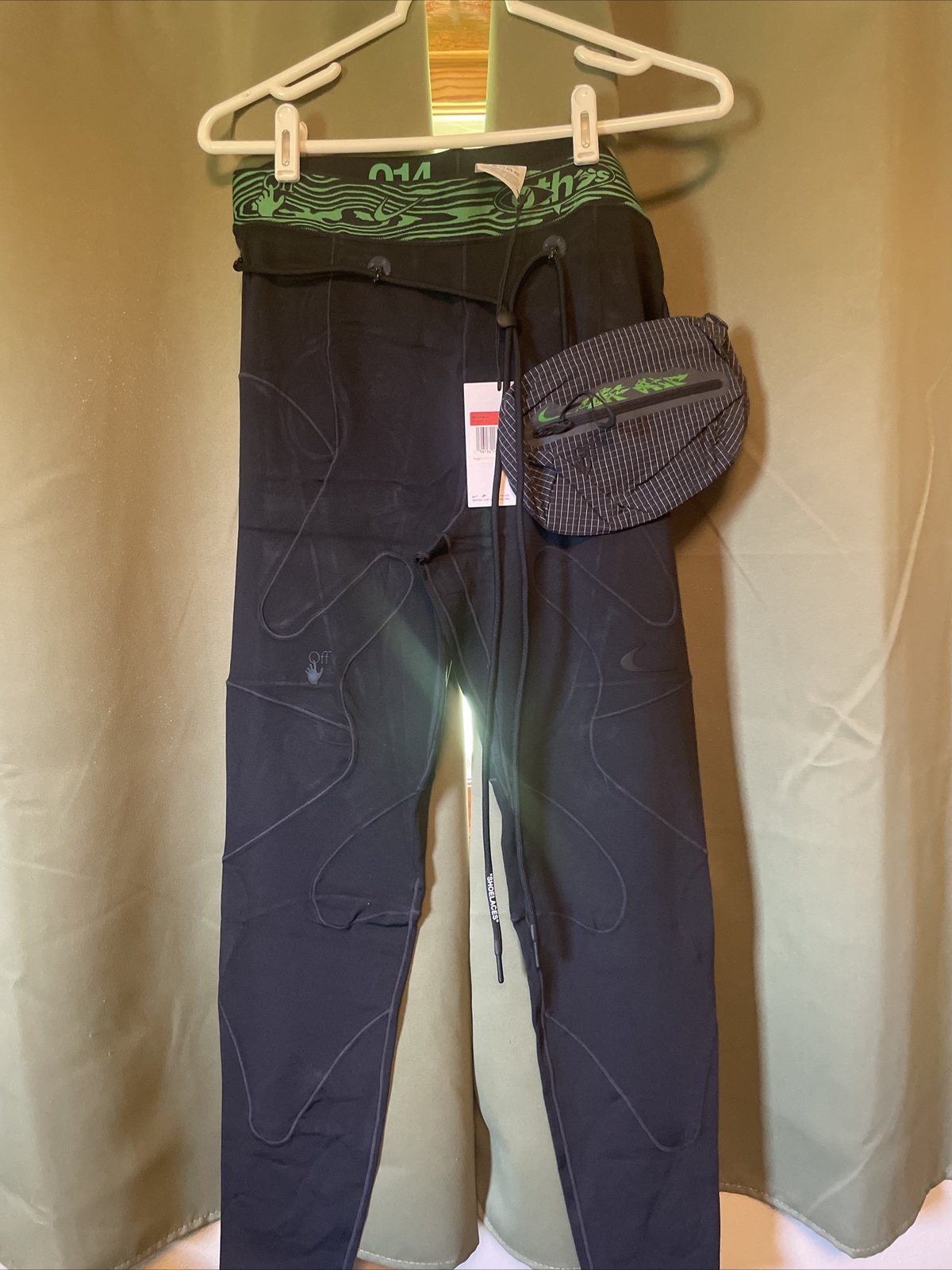 OFF WHITE X NIKE Leggings lunghi Nike X Off bianchi neri con borsa in vita