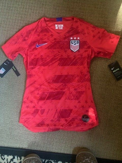 usa red soccer jersey
