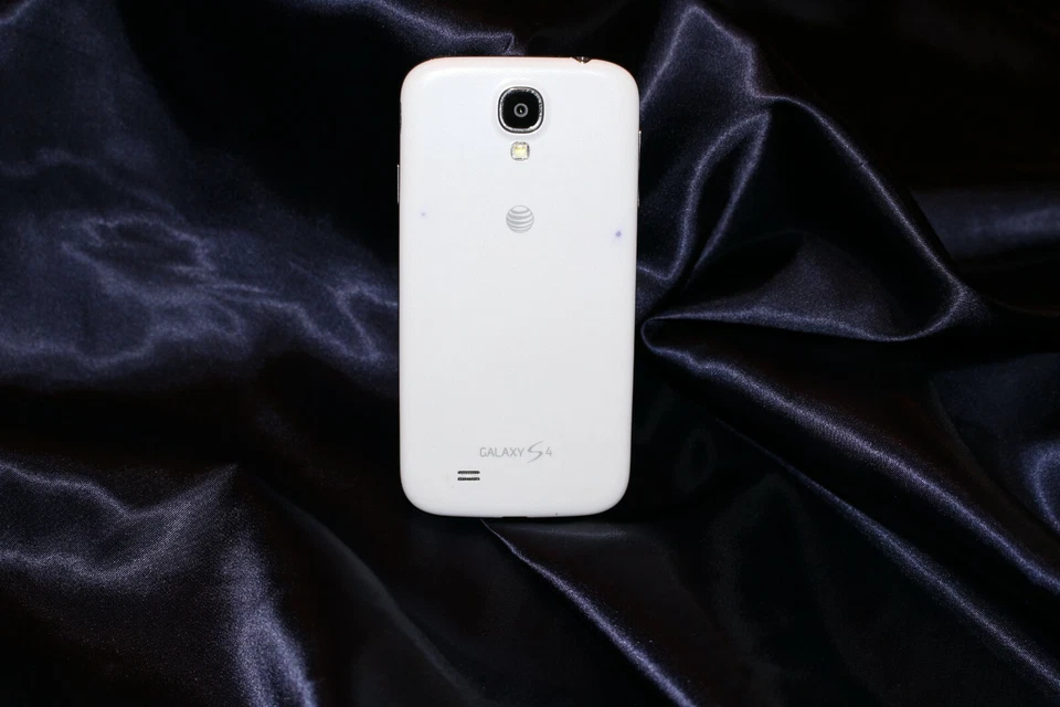 SAMSUNG S4 16GB AT&T Unlocked White Smartphone - Image 3 of 4