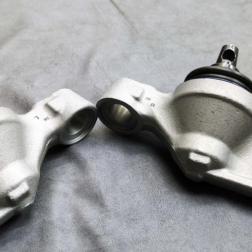 Front Lower Left & Right Control Arms Fit Rolls-Royce Phantom Drophead 2004-2016 - Picture 9 of 11