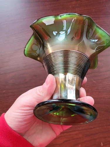 Pretty Green Northwood Carnival Glass Graceful Pattern Vase