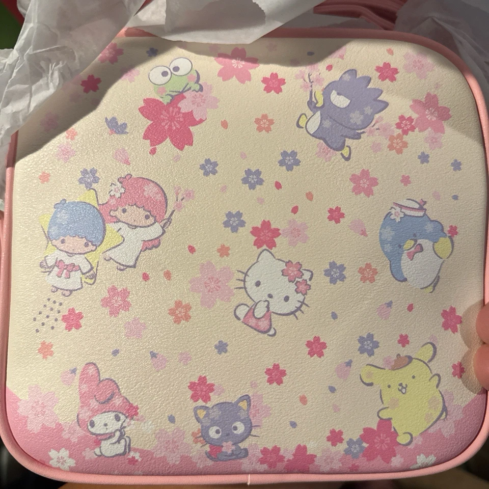 Сумка через плечо Loungefly Sanrio Hello Kitty And Friends цвет вишни розовая новая - Изображение 2 из 2