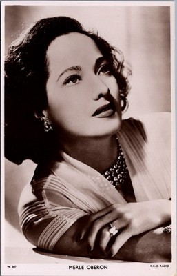 Merle Oberon RKO Radio Glamour Portrait Postcard W. 507 Picturegoer Series