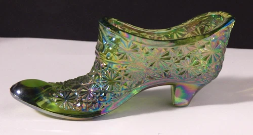 Stunning Vintage Fenton  Carnival Daisy & Button Glass Boot Green Shoe 6"