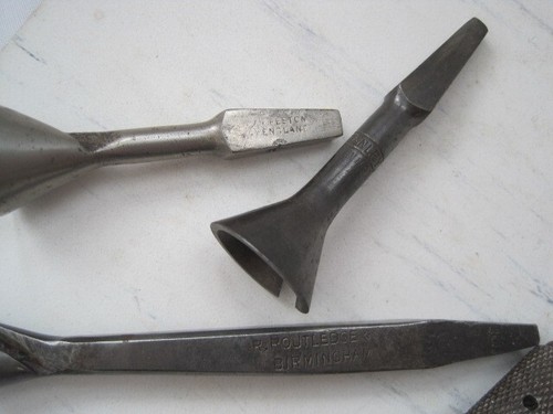 External Chamfer vintage Brace Bits and Centre Finder. - Picture 4 of 4