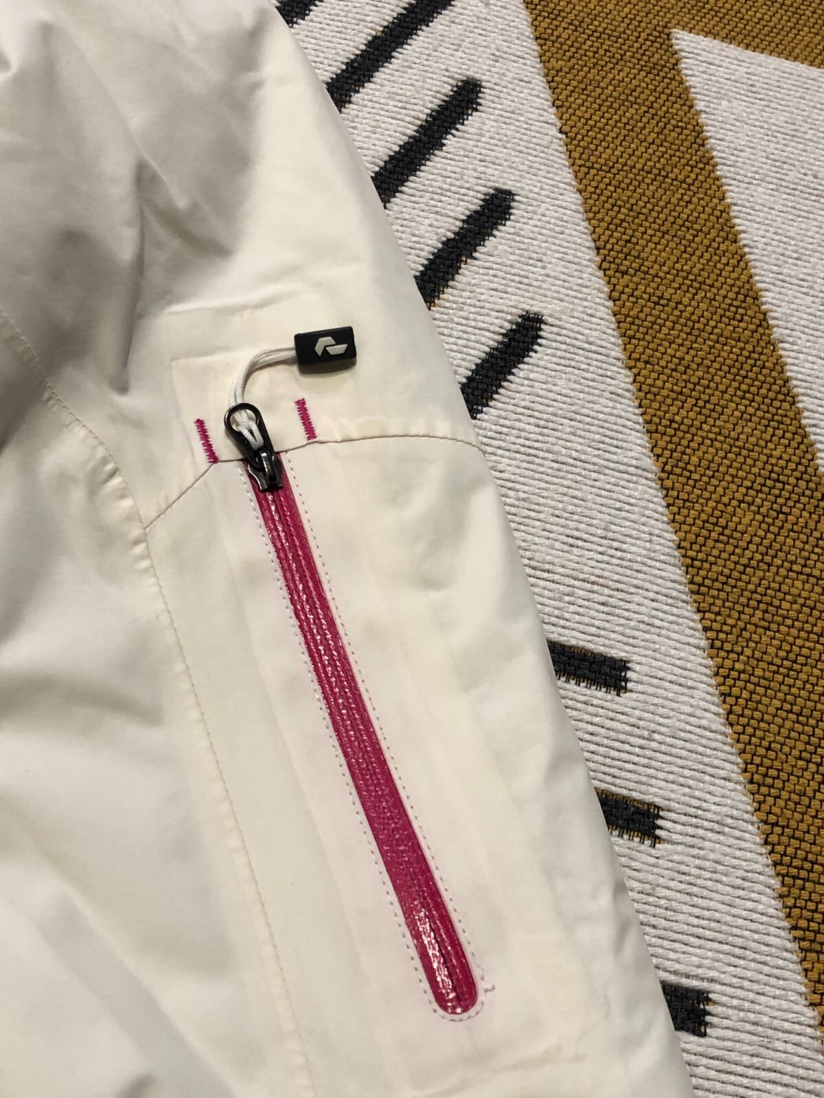 PEAK PERFORMANCE WOMENS HELILO RECCO GORETEX PUFFER JACKET SIZE S RRP £490