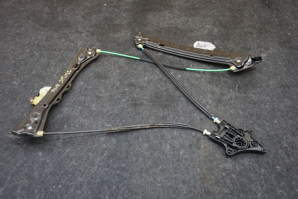 Front Right Door Window Regulator Motor 51337352748 BMW M4 F82 14-20 - Image 3 of 4