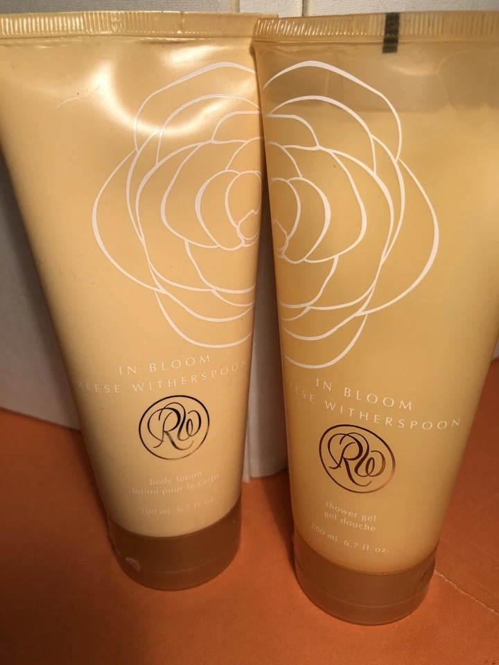 Loción corporal y gel de ducha Avon In Bloom de Reese Witherspoon 6,7 oz. cada Foto 2 de 3