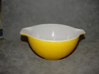 Vintage Pyrex Mixing Bowl Yellow 441 - 1 1/2 Pint