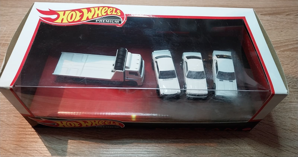 Hot Wheels Premium Nissan Diorama Set Skyline 2000GT-R Lbwk C210 Ht 2000GT-X-image