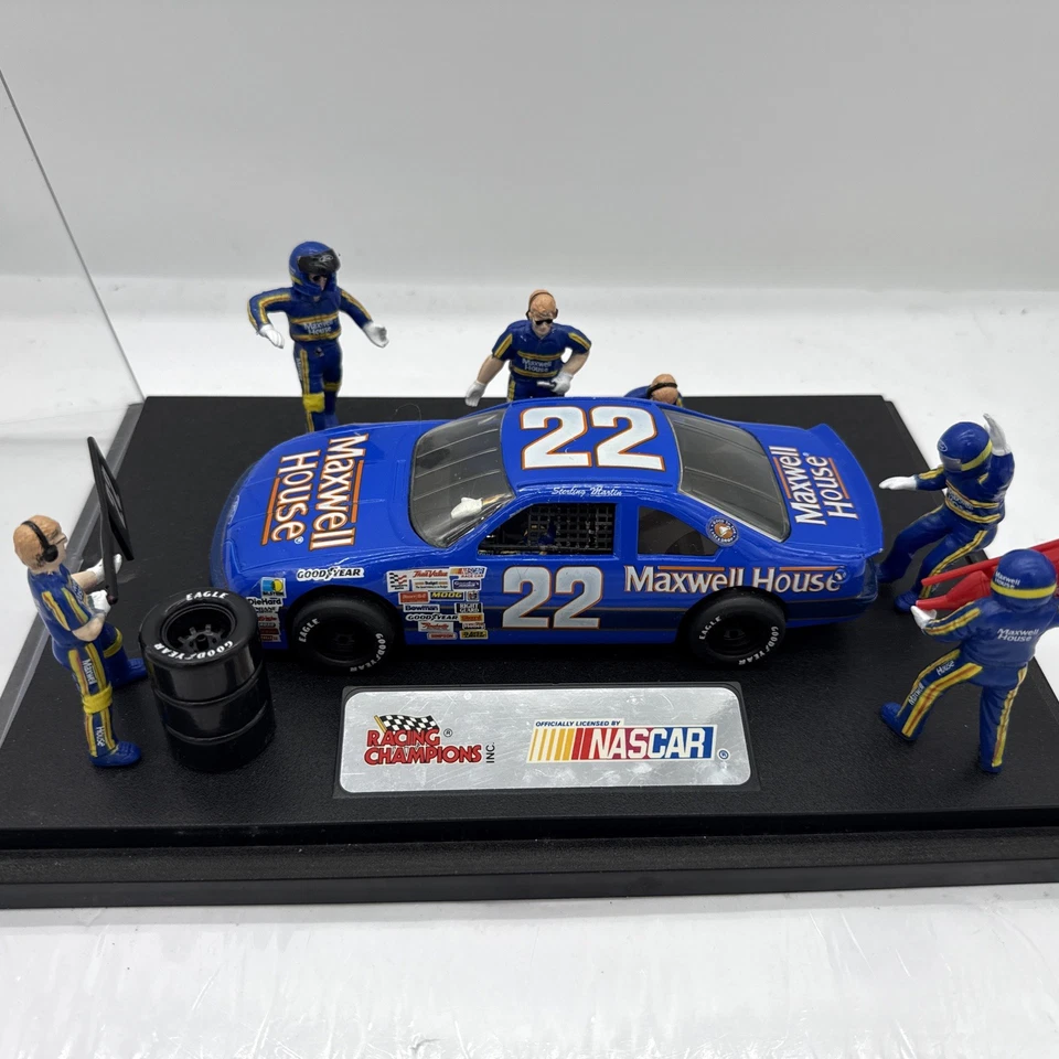 Racing Champions -1992 -1/24th Scale - Pit Stop Showcase -Martin- Maxwell House - Image 2 of 4