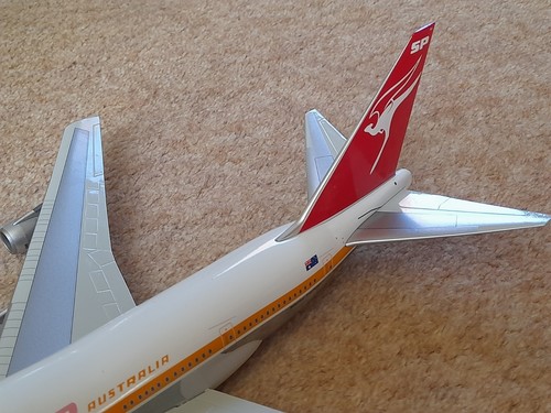 InFlight200 Boeing 747SP Qantas Australia VH-EAA Model - Picture 10 of 13