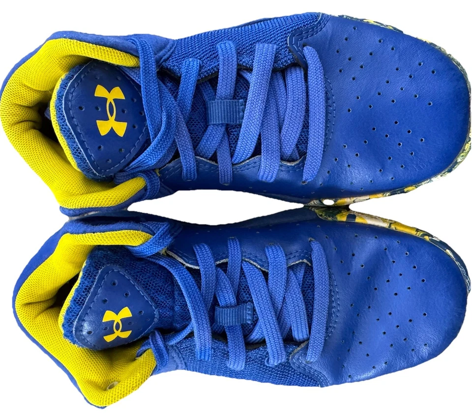 Zapatillas de baloncesto Under Armour Jet ’21 para niños talla 13K azul amarillo para jóvenes Foto 4 de 4