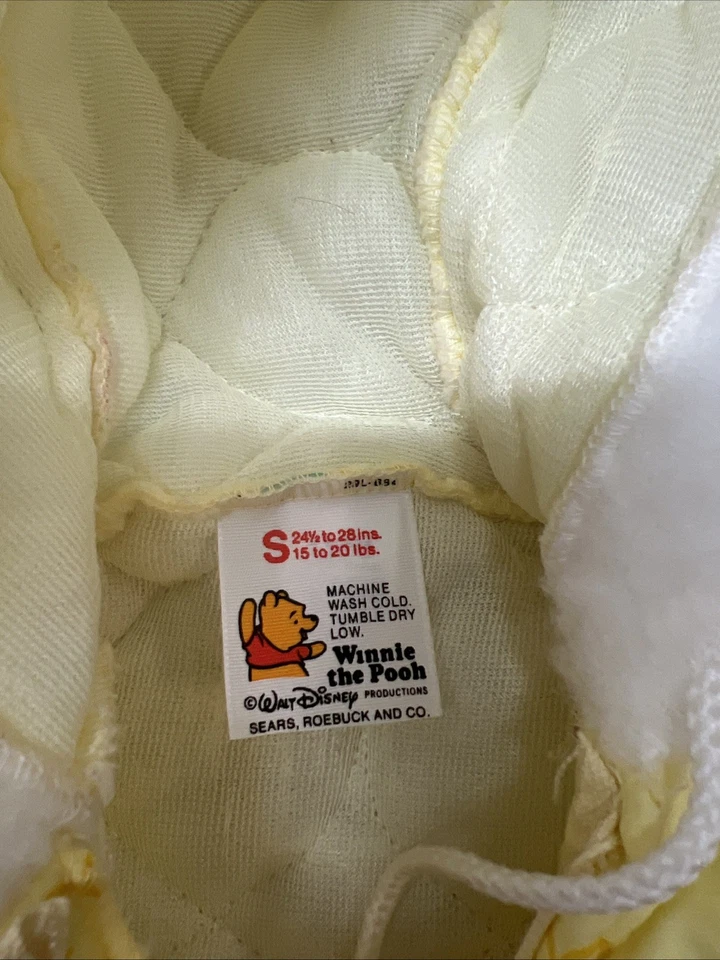 Manta para dormir amarilla acolchada amarilla vintage Walt Disney Winnie The Pooh Foto 3 de 4