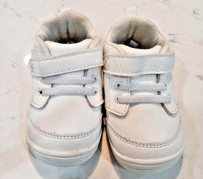 Stride Rite 360 Taye 2.0 Toddler Shoes   Size 4 W   White   APMA Appr.   Used
