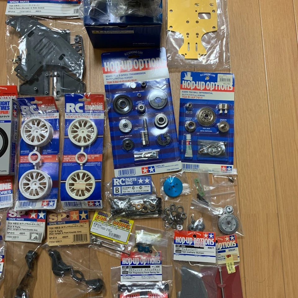 TAMIYA 1/8 Engine Car TGX mk.1 set completo parti di opzioni complete dal Gia... - Immagine 4 di 4