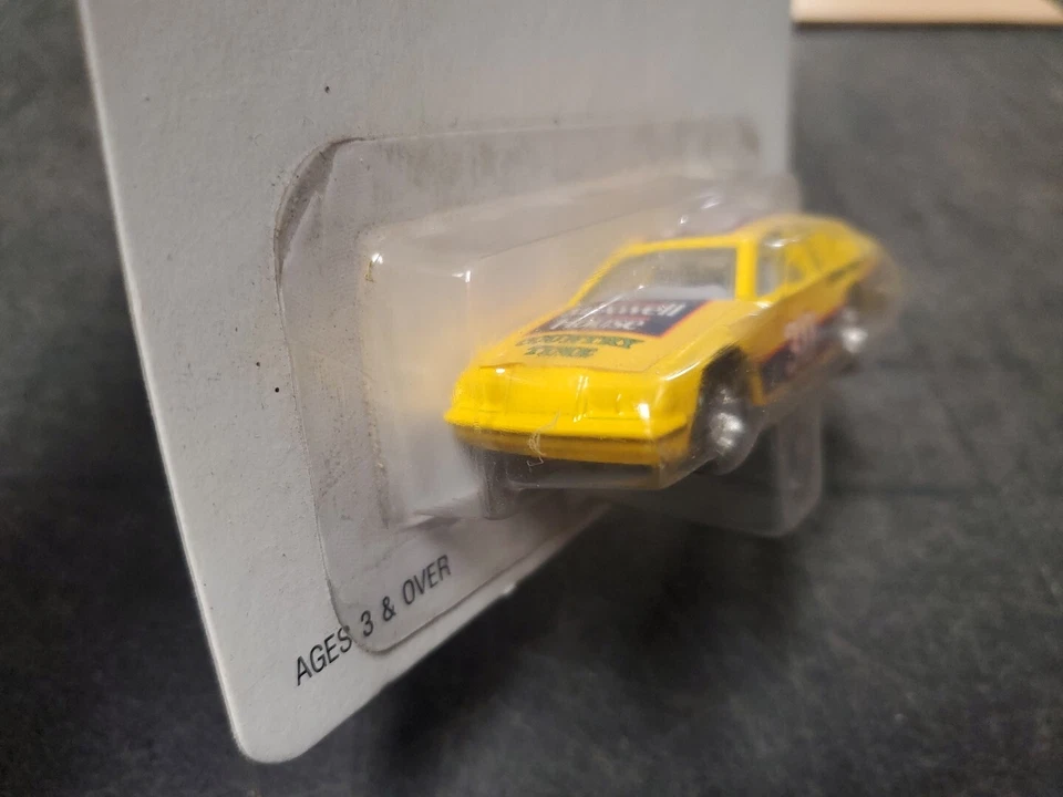ERTL EDICIÓN LIMITADA 1990 NASCAR METAL FUNDIDO A PRESIÓN NÚMERO 30 COUNTRY TIME AMARILLO Foto 4 de 4