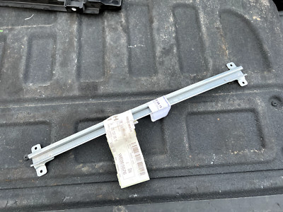 Mercedes Benz 94-97 W202 Fensterführungsschiene Vorne Rechts Schiene A2027200815