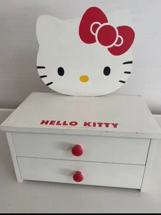 Hello kitty dresser with mirror deals