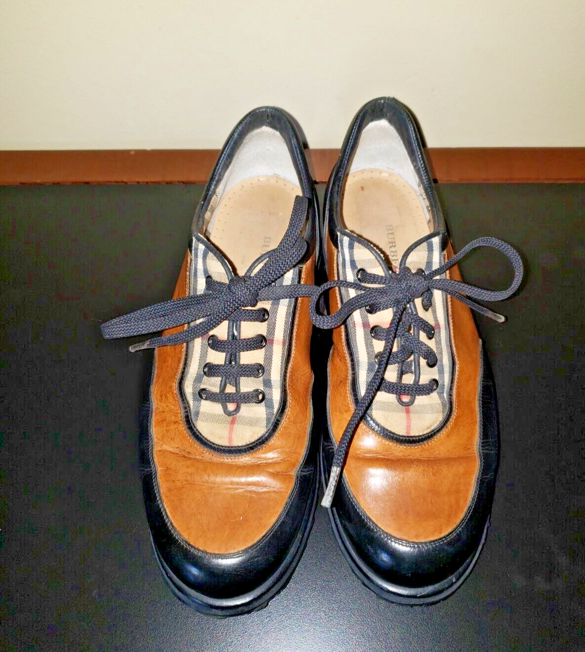 Women's Burberry GOLF Nova Plaid Leather shoes size 7.5