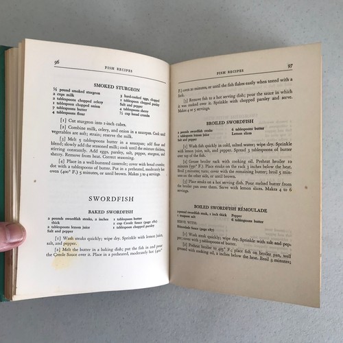 Delicious Seafood Recipes by Louis Garrison 1953 - Foto 10 di 13