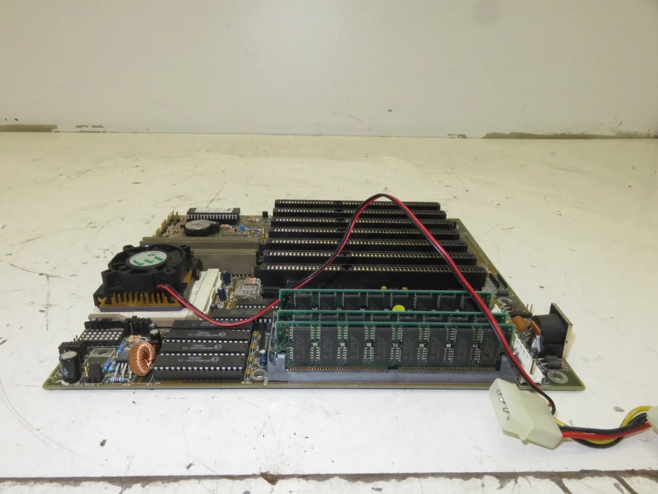 Placa madre FIC 486-PVT Baby AT con Intel 486DX4-S 100 MHz 24 MB de RAM Foto 4 de 4