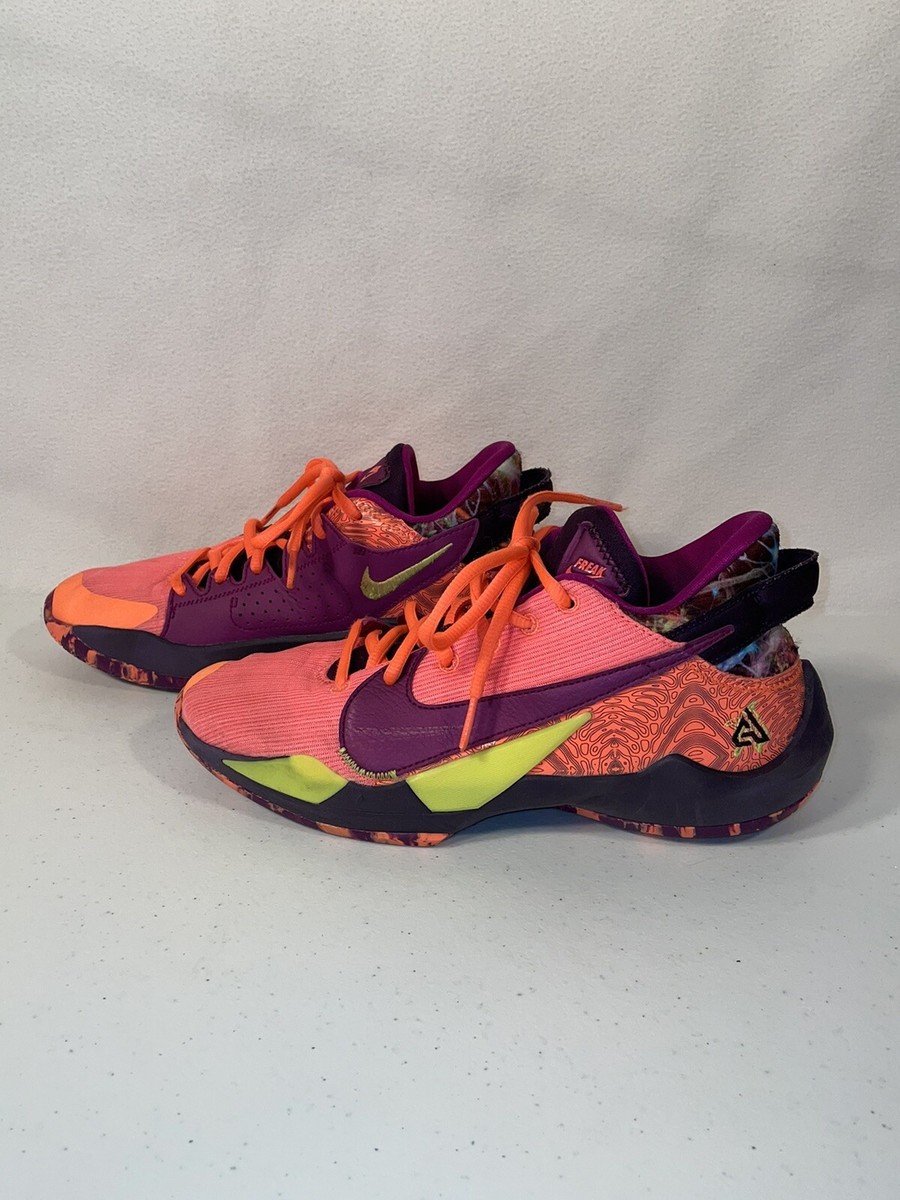 Nike Zoom Freak 2. Big Kids 7Y Bright Mango Sneakers. CZ4177-800