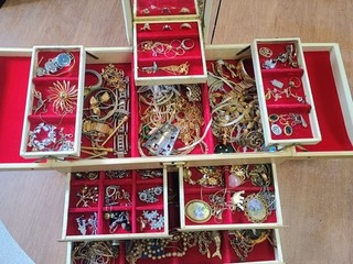 Vintage Jewelry Lot From Massachusetts Estate Clean out Raw Finds