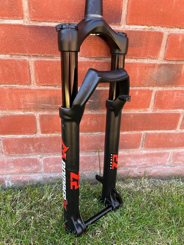 Marzocchi Bomber Z2 27.5in 100mm Suspension Fork Boost 110 Tapered Black