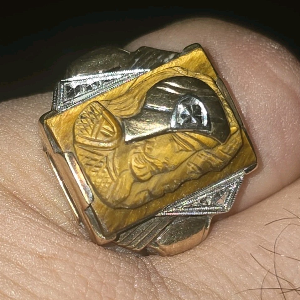 10k Yellow Gold Ring with Rectangular Carved Brow… - image 1