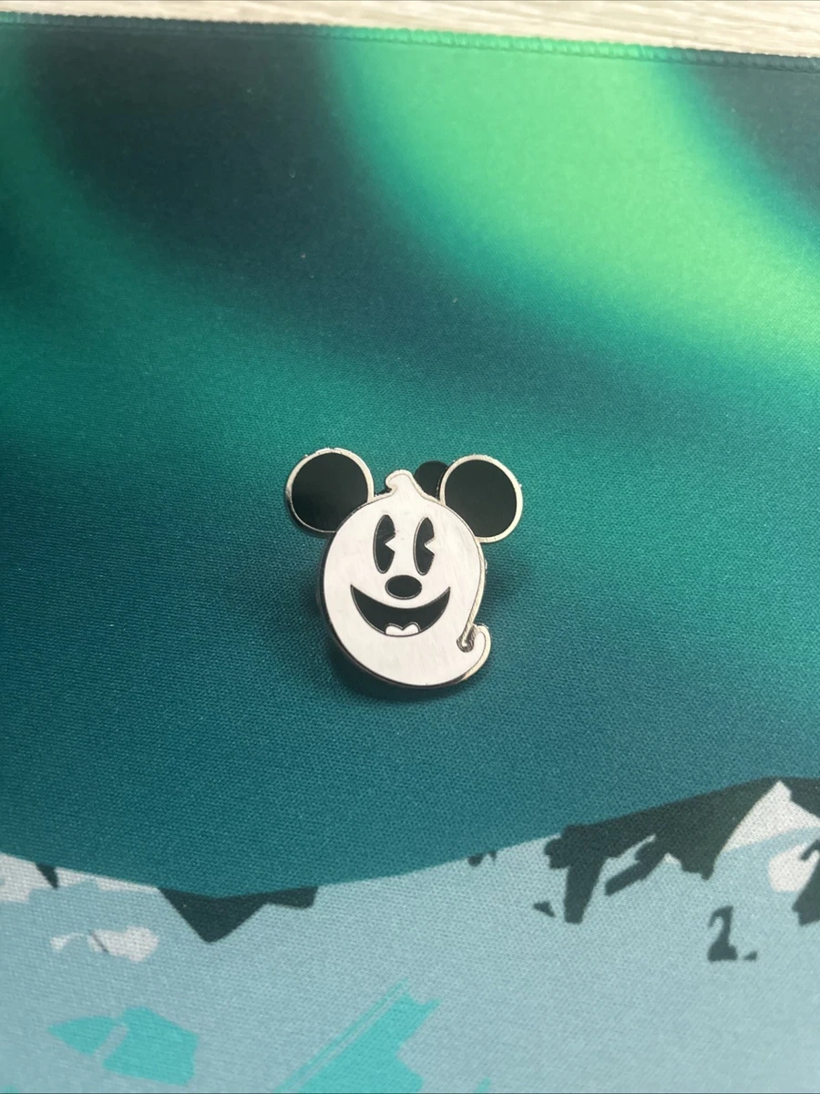 Halloween 2009 Contemporary Disney Pins, Patches & Buttons (1968