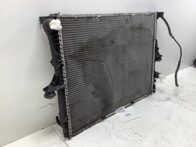 Volkswagen Touareg 2004 2005 radiador principal 3,2 L OEM+ Foto 2 de 4