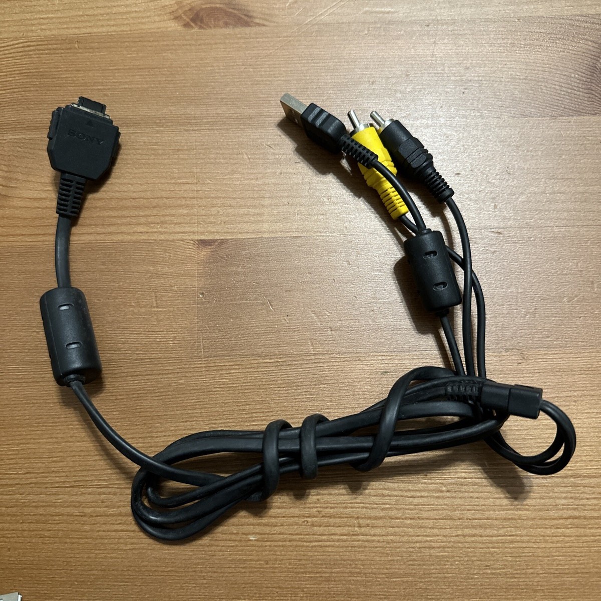 Genuine Sony TDK ZCAT 2035-0930 Audio Video USB Cybershot Camera