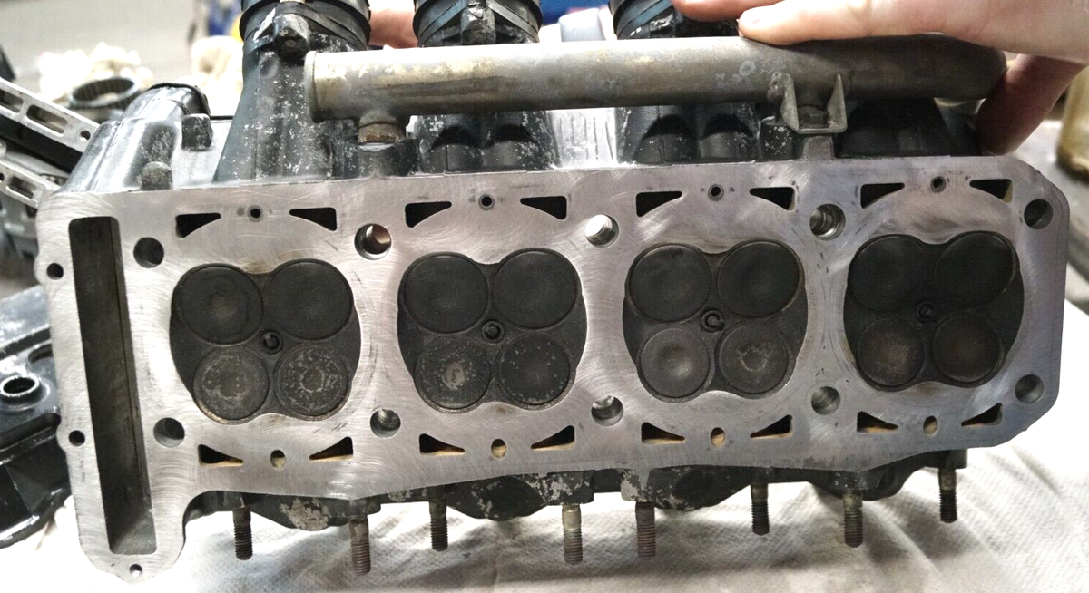 91 Kawasaki Ninja ZX11 C Engine Cylinder Head Camshaft Valve 91 Kawasaki Ninja ZX11 C Engine Cylinder Head Camshaft Valve