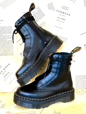 Urban Outfitters Dr Martens Jarrick Platform Boot Smooth Leather Black 41/9 NEW