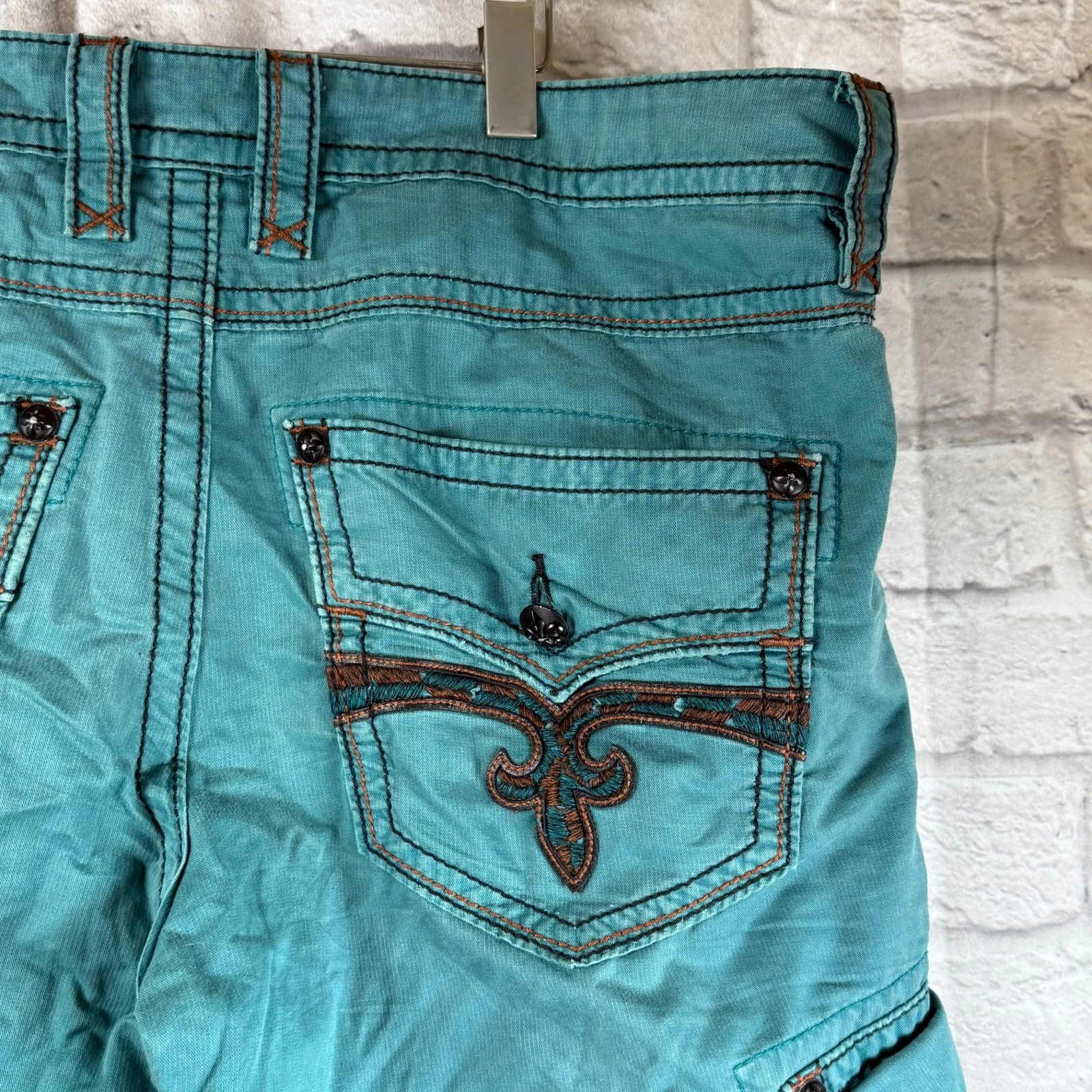 Rock Revival Classic Men's Shorts 44 Turquoise Cargo Lapel 6-Pocket Embroidery