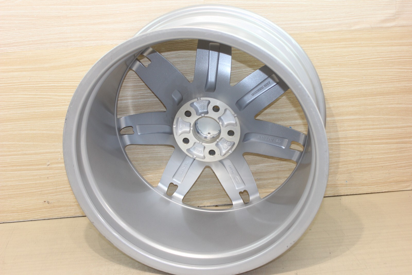 14-21 208 19 MASERATI QUATTROPORTE REAR REAR ALLOY WHEEL RIM 20" GENUINE OEM NEW
