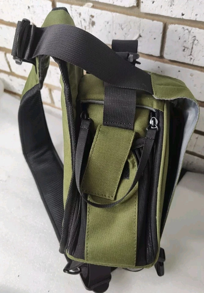 CADeN Camera Bag Sling Backpack Camera Case  - Image 4 of 4