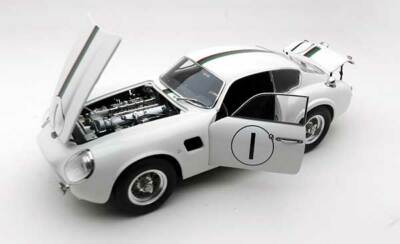 CMC Aston Martin DB4 GT Zagato 1 Le Mans 1961 1:18 Modellauto (M