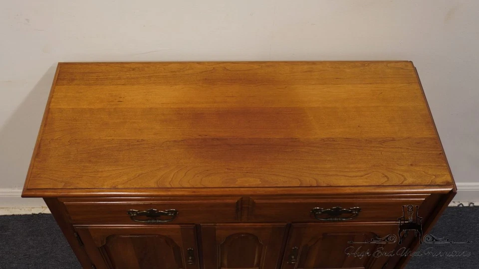 THOMASVILLE FURNITURE Collector's Cherry Traditional Style 66" Server Buffet ... - Image 2 of 4