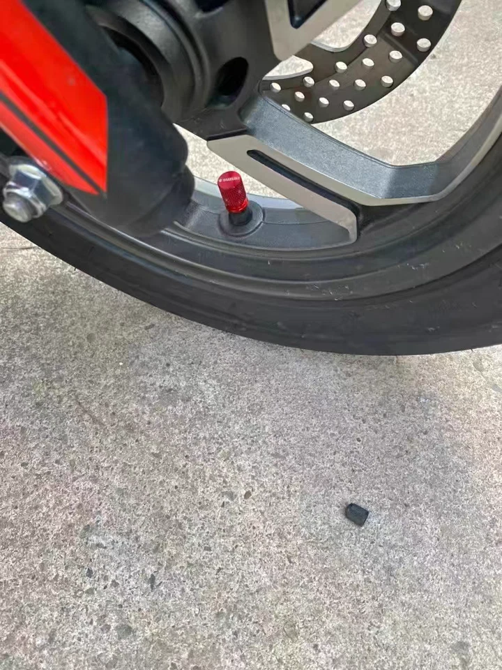 Cubierta de tapones de válvula de neumático de motocicleta CNC para HONDA CB750 CBR400R CB500X/F CL500 Foto 3 de 4