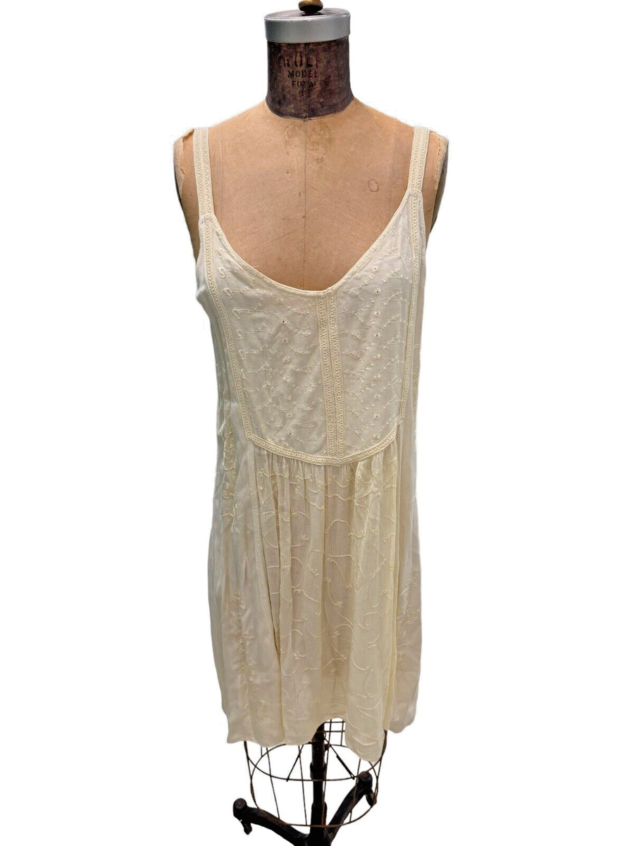 cream colored boho dress J Gee Embroidered Floral Sun Med event styling Why You’ll